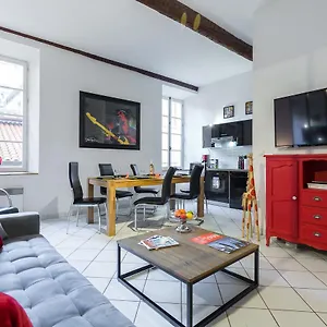 Ste Reparate F4 Moderne, Design, Place Rossetti, Heart Old Town Nice